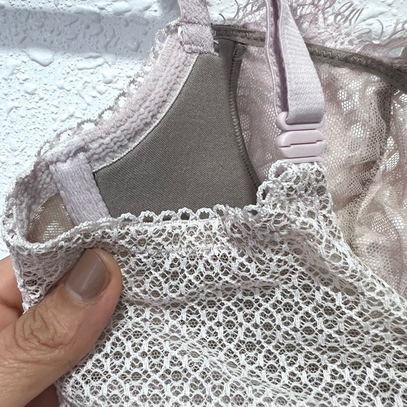Victoria's Secret underwire balconette Delicate Lace Bra in Soft Pink 32D - Picture 7 of 10